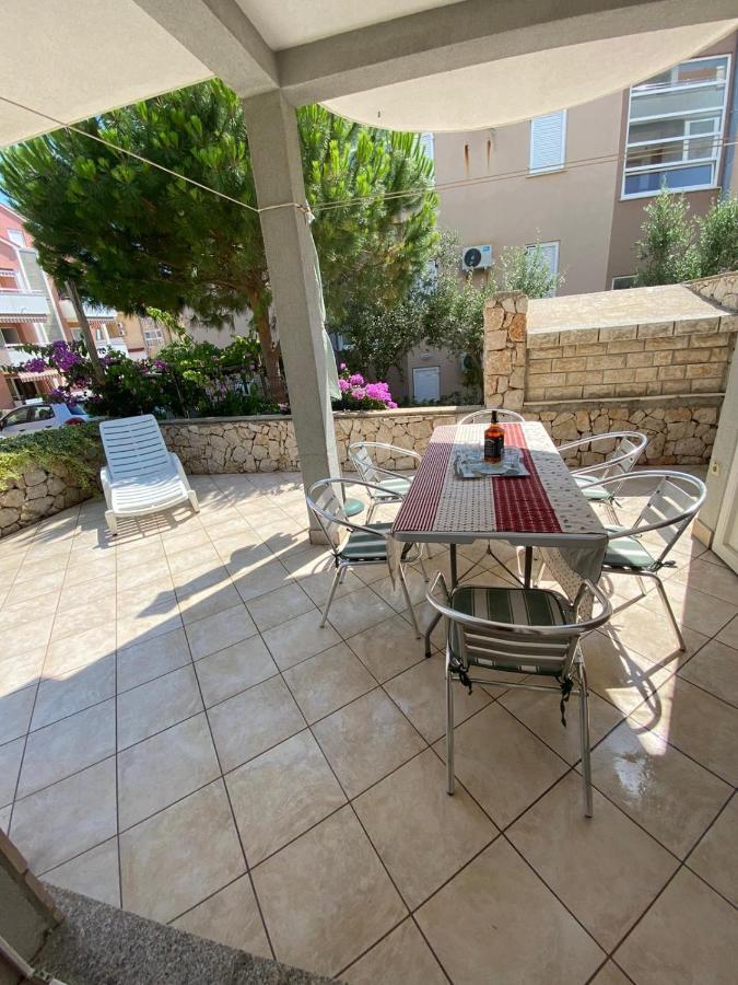 Apartment Dilba Novalja Exterior photo